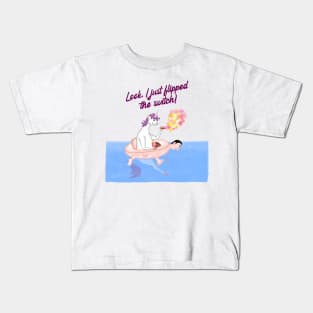 Unicorn pool party! Kids T-Shirt